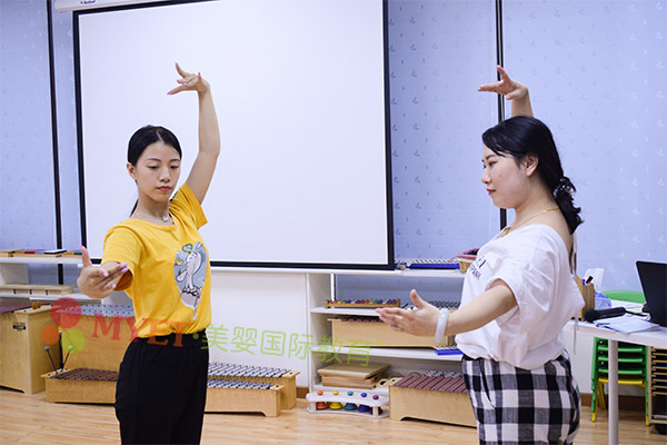 奥尔夫音乐课程